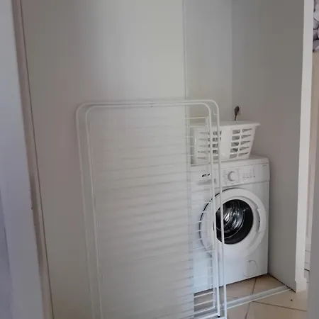 De La Ferienhaus Marambat